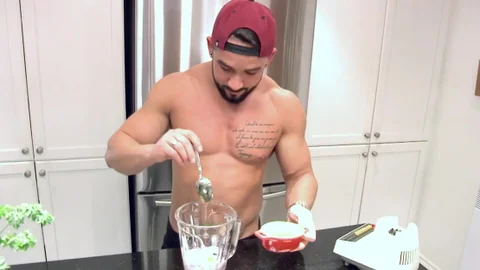 Maskurbate: Ramming hard and muscle bodybuilder