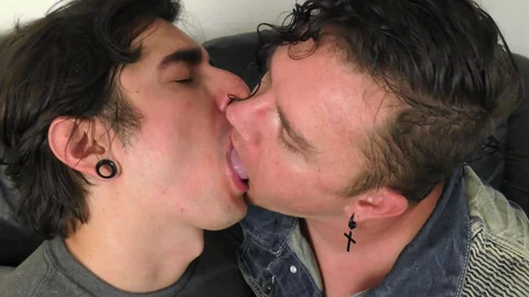 ManPuppy.com: Very hot Leo Blue kissing