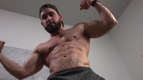 Maskurbate: Muscled feels like hard sex